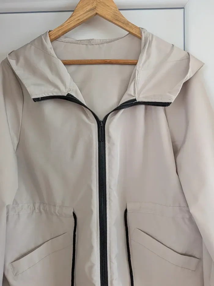 Veste coupe-vent beige à capuche taille L Shein - photo numéro 3