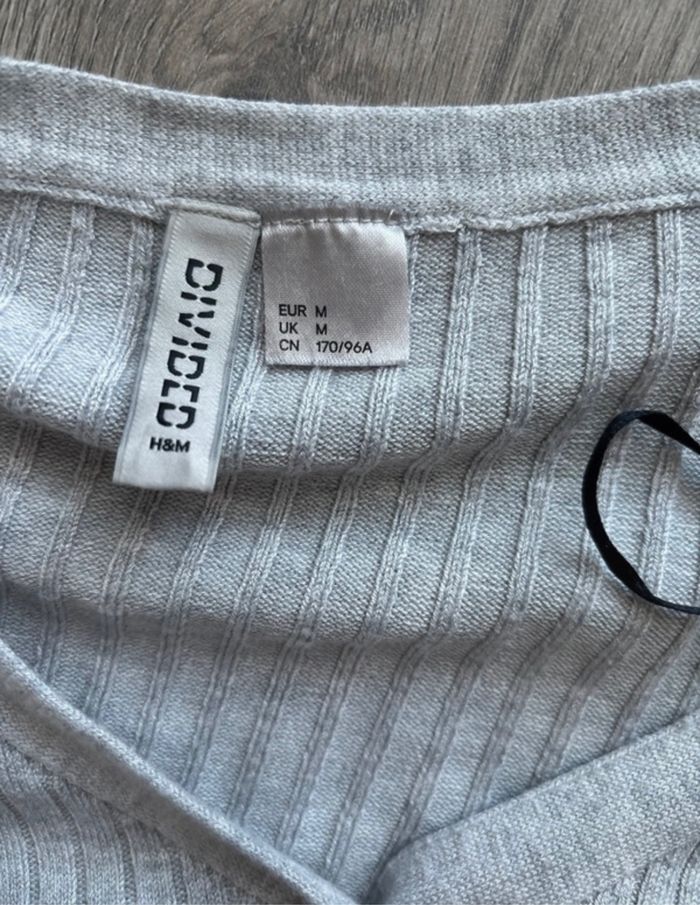 Gilet court à boutons - photo numéro 4