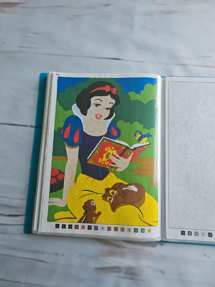 Livre coloriages mystères Disney - photo numéro 2