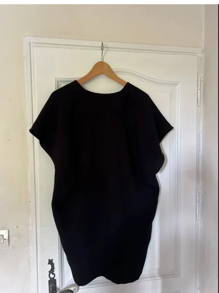Sublime robe noir - taille S - très bon état - mango - photo numéro 2