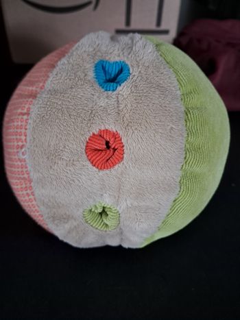 Balle d'éveil hochet