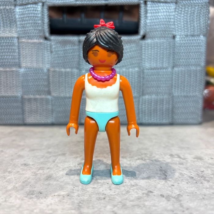 Personnage figurine femme playmobil