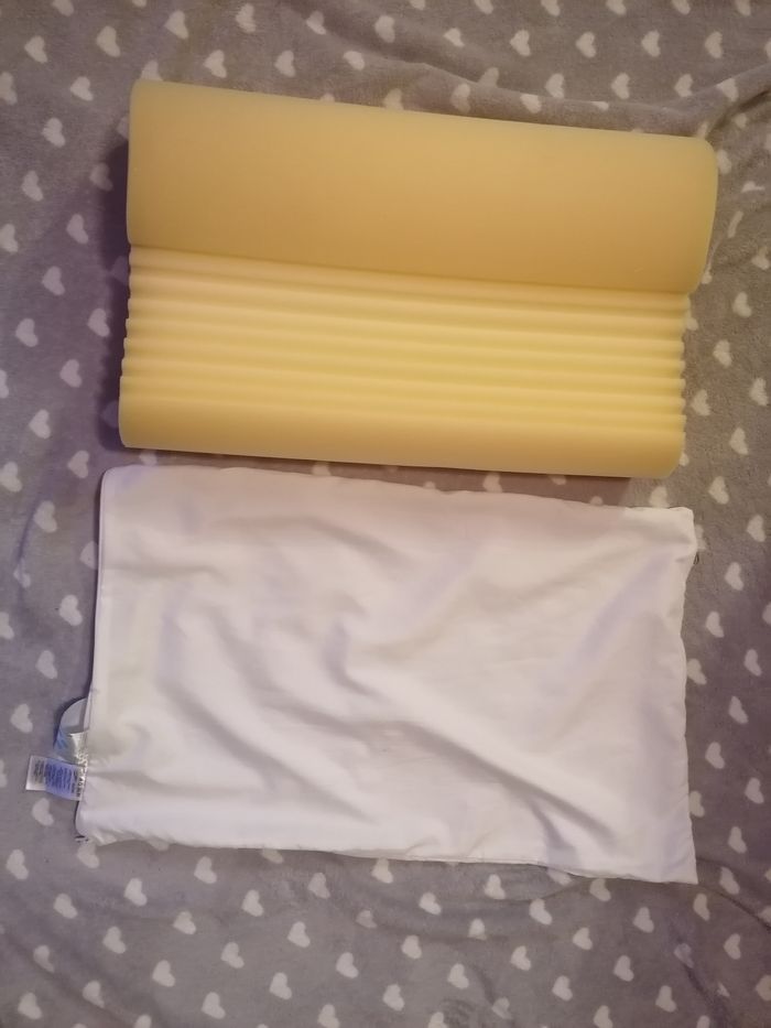 Oreiller ergonomique déhoussable en mousse - photo numéro 2