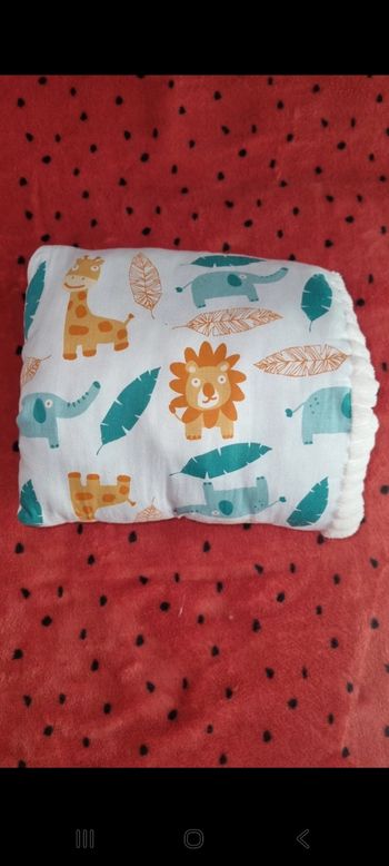 Coussin d'allaitement a mettre au bras neuf sans étiquettes
