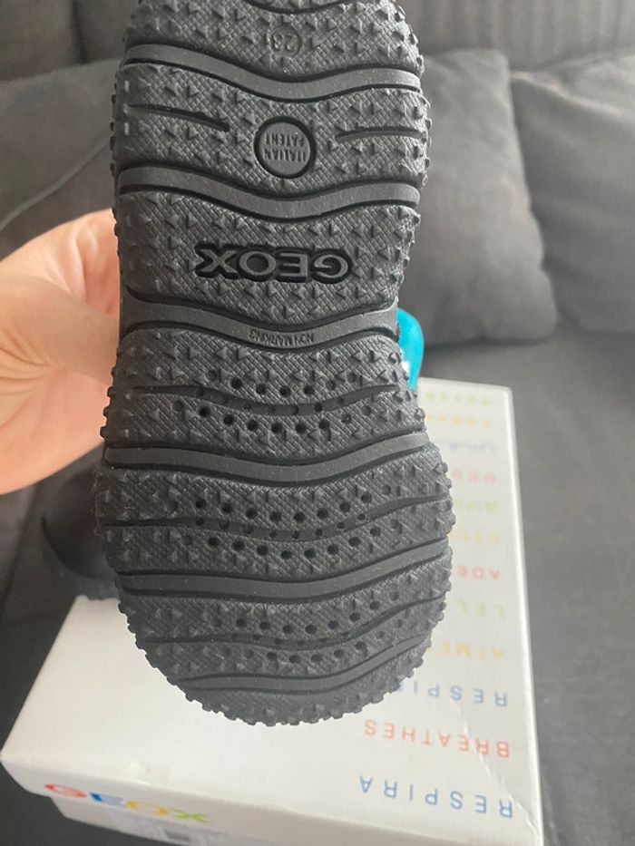 Basket fille ! Taille 23 neuve waterproof - photo numéro 5