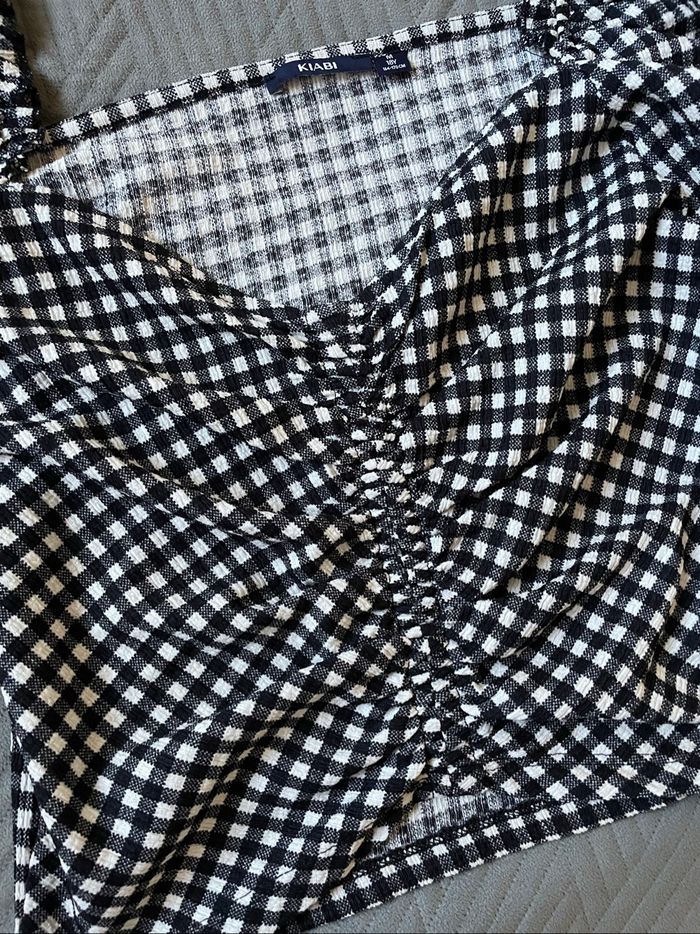 Top Kiabi noir et blanc manche bouffante taille M - photo numéro 7