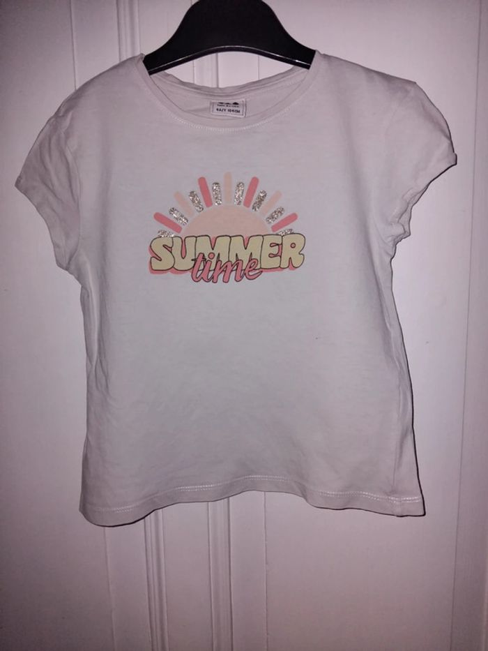 Tee-shirt tape à l'œil