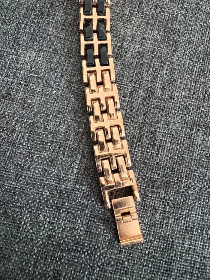 Montre dore - photo numéro 4