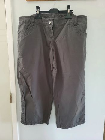 Spot pantacourt gris taille 44