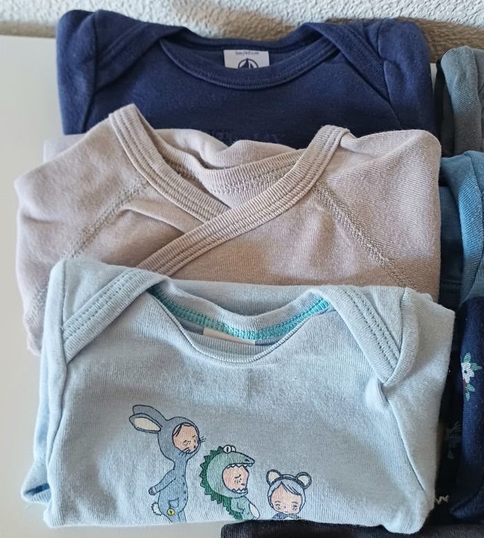Lot de 7 bodies 3 mois Petit bateau - photo numéro 3