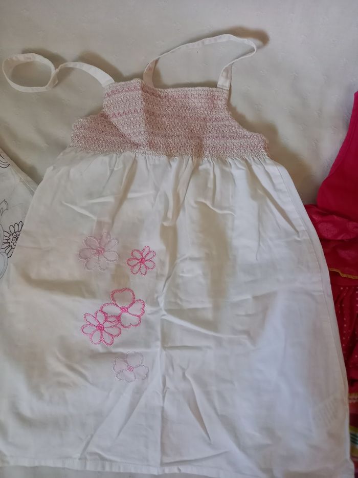 Lot 4 robes👗 été 24 mois - photo numéro 4