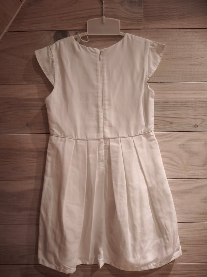 Robe de cérémonie taille 6-7 ans NEUVE, jamais utilisée. Marque Esprit - photo numéro 2