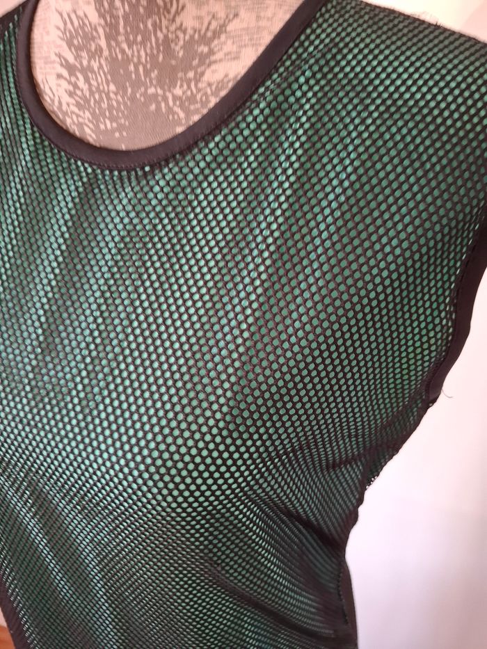 Tunique, robe verte avec filet noir au dessus - photo numéro 3