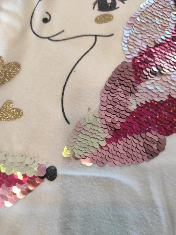 Tee-shirt Kiabi 4 ans mais taille petit - photo numéro 2