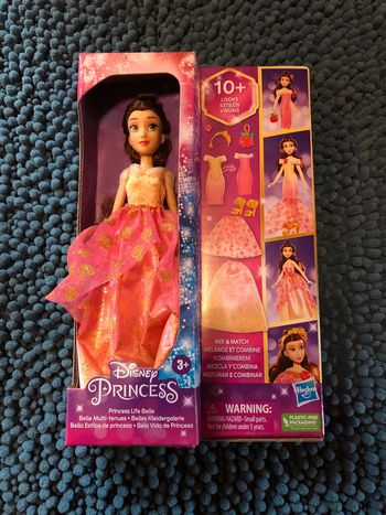 Poupée Belle - n e u v e