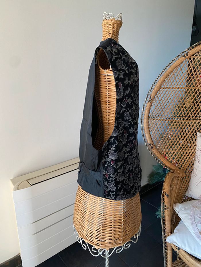 Gilet de tailleur en velours noir avec fleurs grise taille 36 - photo numéro 3