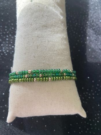 Bracelets verts foncés