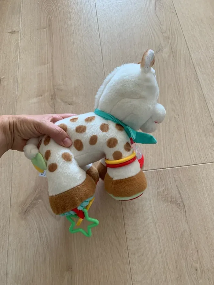 Peluche bébé Sophie la girafe - photo numéro 4