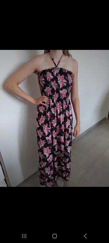 Jolie robe taille