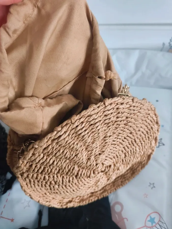 Sac à main rond paille avec chaîne doré excellent état - photo numéro 4