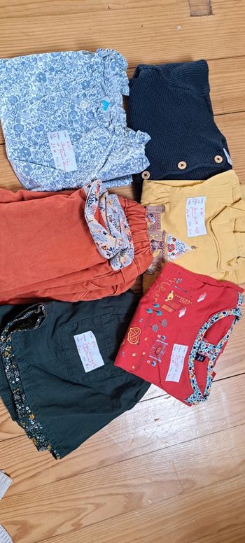 Lot de vêtements fille 2 ans