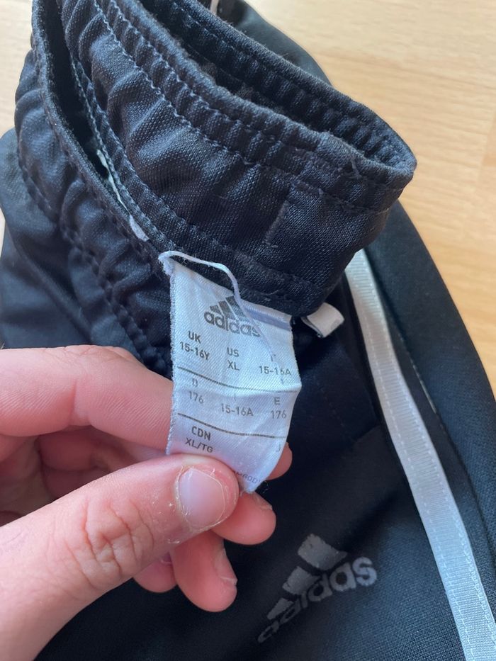Pantalon survêtement noir , taille 15/16ans - photo numéro 2
