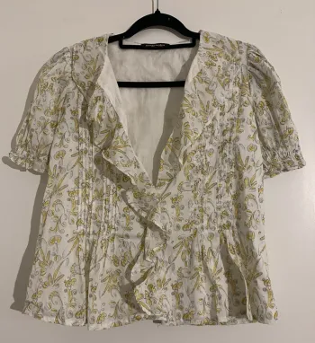 Blouse Avec Volant
