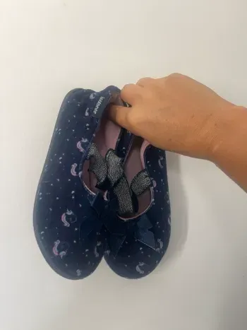 Chaussons Isotoner taille 32 tbe