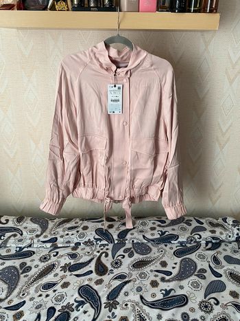 Superbe beau blouson aviateur fluide rose pale Zara neuf avec étiquette taille L