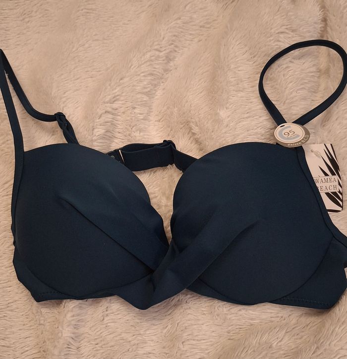 Haut de maillot de bain bleu canard effet push-up