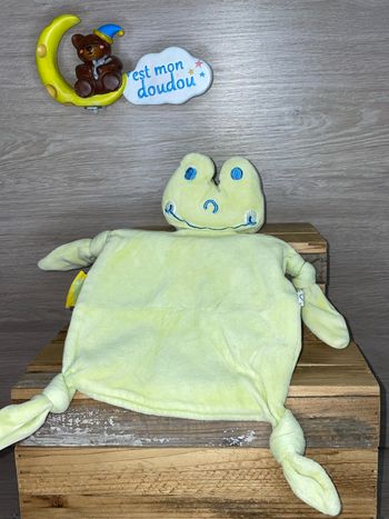 ACH27 doudou  grenouille 🐸 Auchan