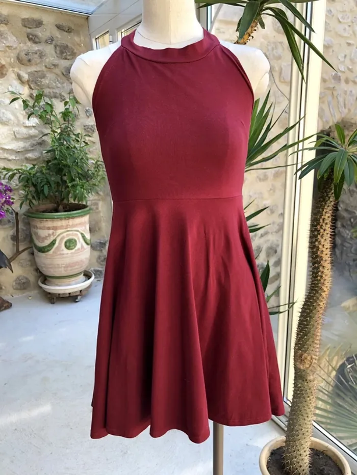 Boohoo - Robe rouge bordeaux sans manches débardeur col patineuse - photo numéro 2