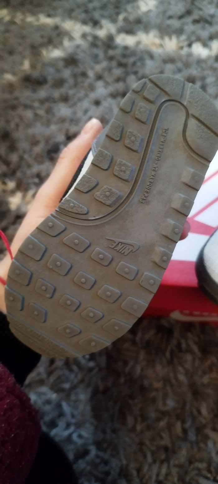 Baskets Nike 22 - photo numéro 2