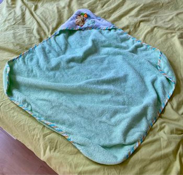 Serviette de bain verte anis, 0-12 mois