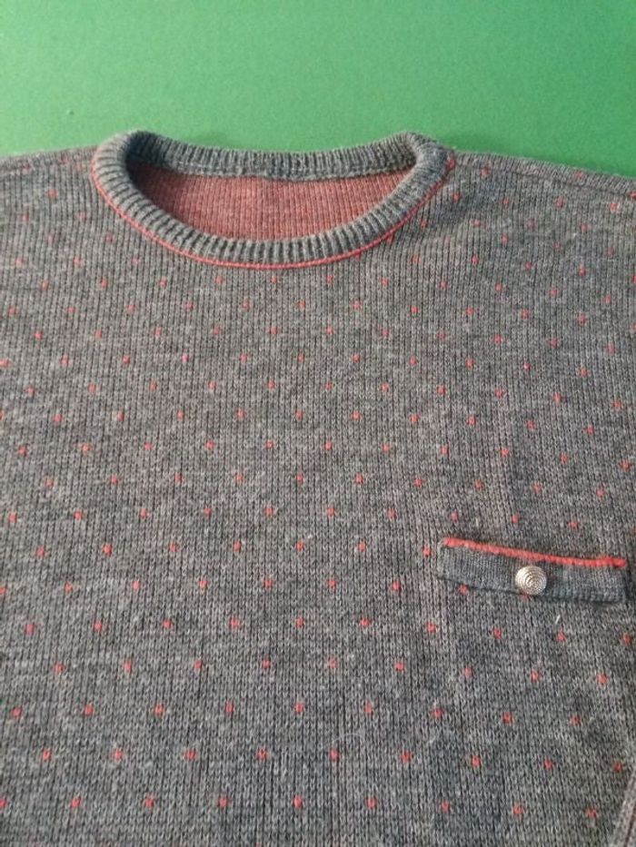 Pull gris moucheté rose