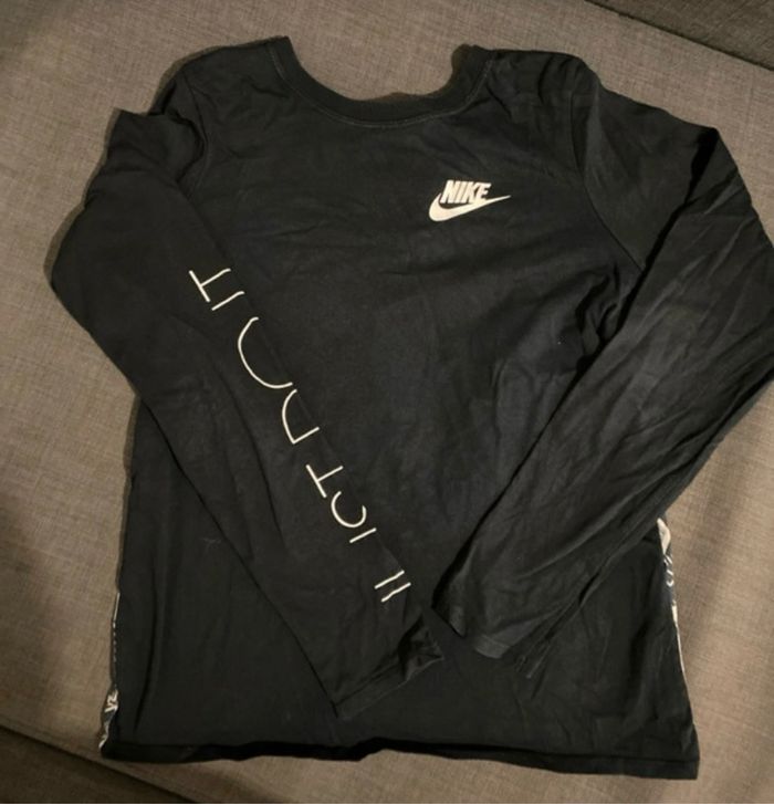 Tee shirt fin Nike