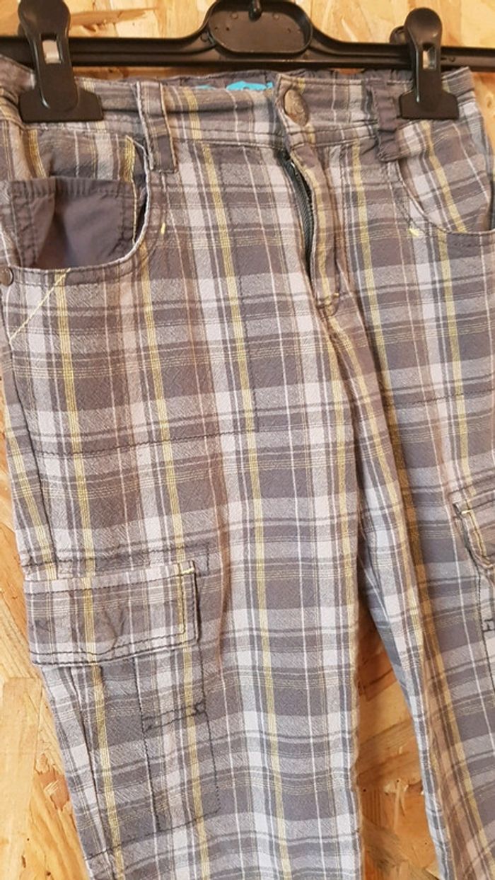 Pantacourt gris et jaune - photo numéro 2