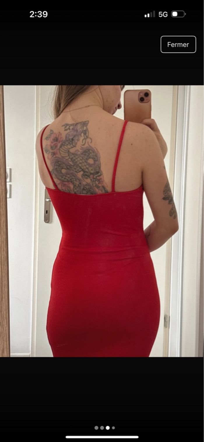 Robe moulante rouge - photo numéro 4