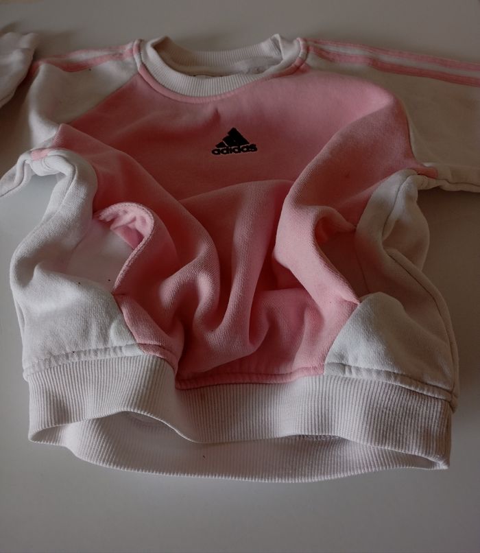Ensemble survêtement jogging. 2 ans . Adidas. Rose  blanc marron . Coton polyester. Très bon état - photo numéro 8