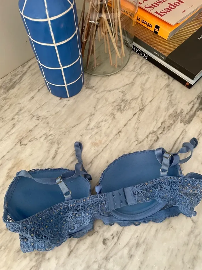 Soutien-gorge bleu pailleté - photo numéro 3