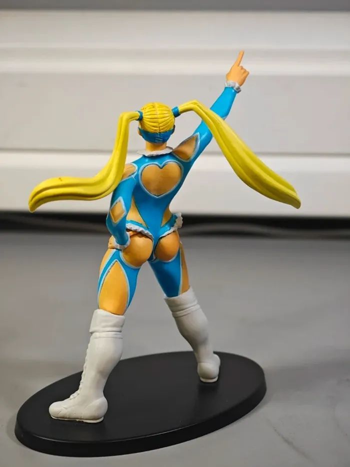Figurine Street Fighter : R.Mika officielle Capcom 12cm sans boîte - photo numéro 3