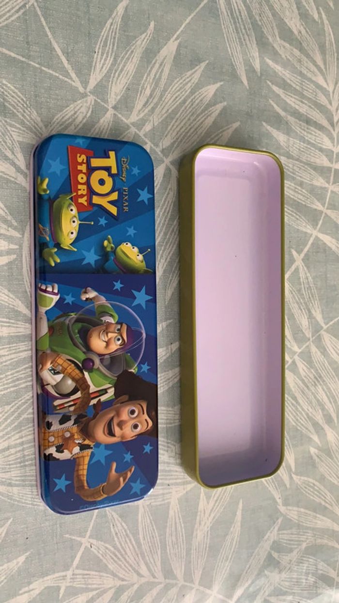 Boîte crayons métal trousse toys story