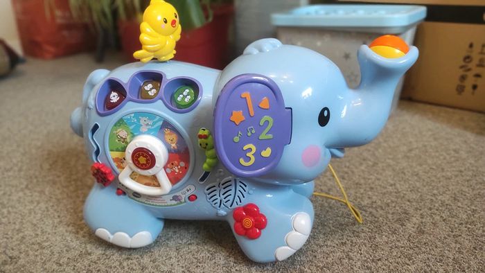 Eléphant trompette à tirer Vtech Baby