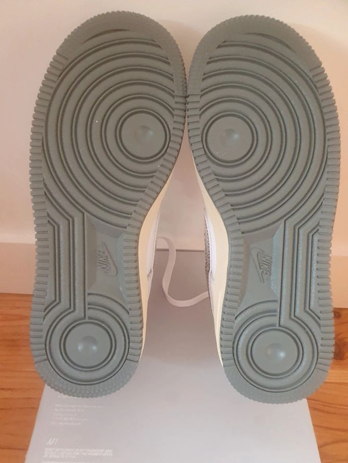 Nike Air Force 1 "50 Years of Hip-Hop"(36.5) - photo numéro 9