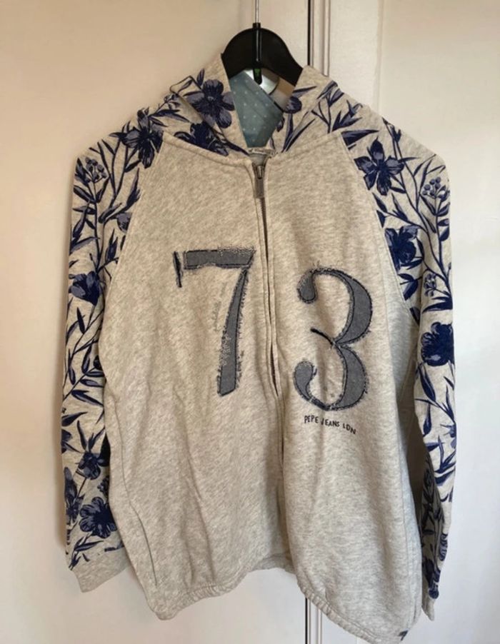 Très beau gilet zippé à capuche en super bon état || pepe jeans || taille 16 ans