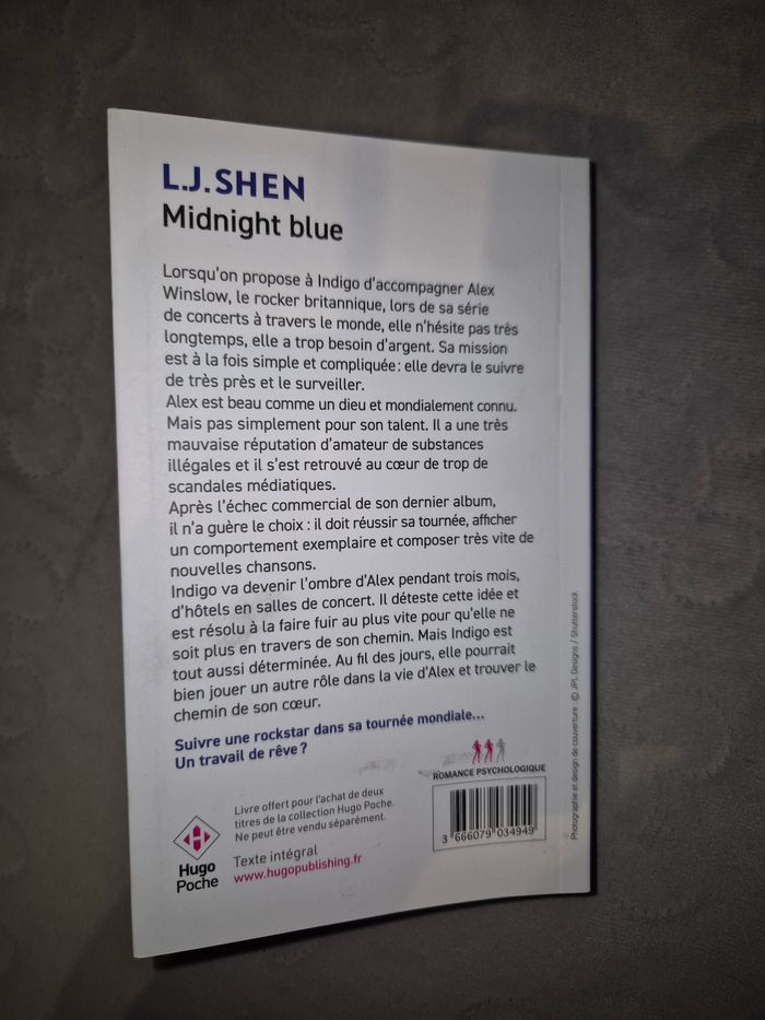 Livre midnight blue - photo numéro 2