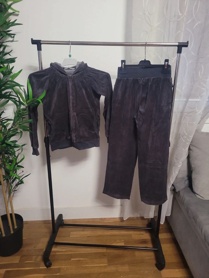 Ensemble gris