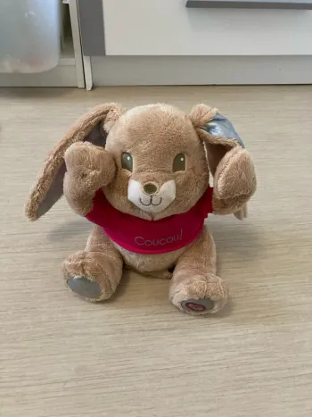 Peluche lapin musical et interactive