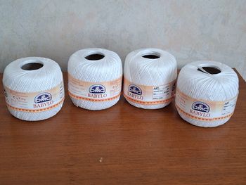 4 pelotes de fil pour crochet, blanc