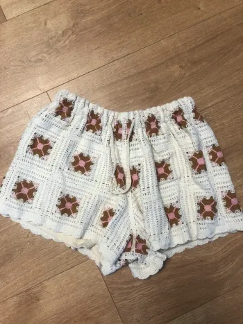 Short été crochet beige